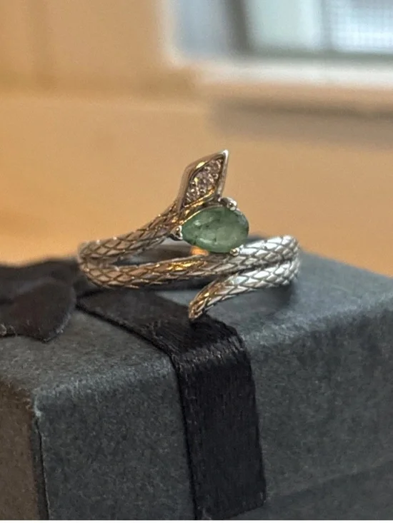 White Gold Plated Snake Wrap Ring Green Gemstone Adjustable Statement Ring - Picture 9 of 9